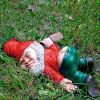 1pc Drunken Garden Gnome Statue, 5.91inch Resin Garden Gnome Crafts, Garden Decoration, Creative Garden Statue Decor